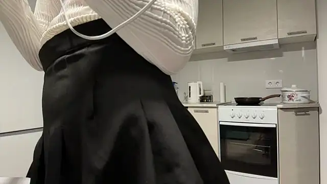 Snapshot of Denni_Spilber chatting on December 5, 5:42 pm Denni Spilber online show from December 5, 5:42 pm