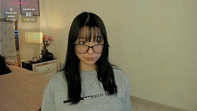 Zoe Xra online show from June 11, 9:02 pm