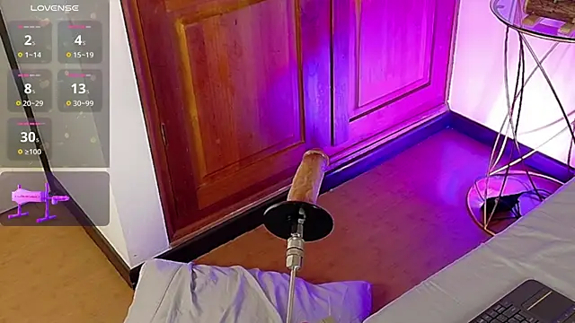 LaraGiil online show from December 19, 9:11 pm