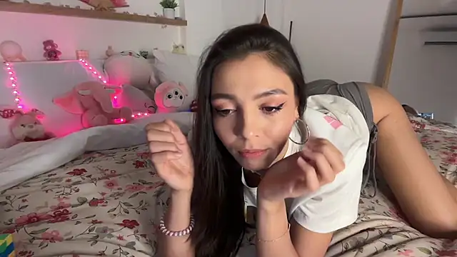 keirasworld online show from November 11, 12:21 am