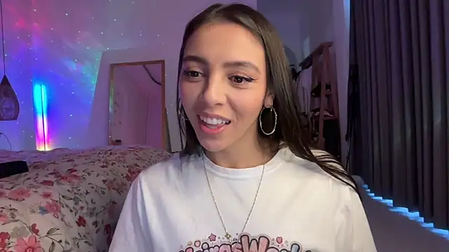 Snapshot of keirasworld chatting on June 8, 1:28 am keirasworld online show from June 8, 1:28 am