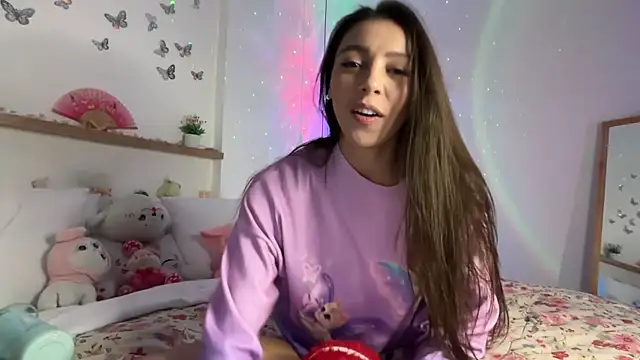 keirasworld online show from August 3, 12:09 am