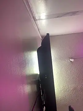 XBODTRIIPX online show from December 18, 3:01 am