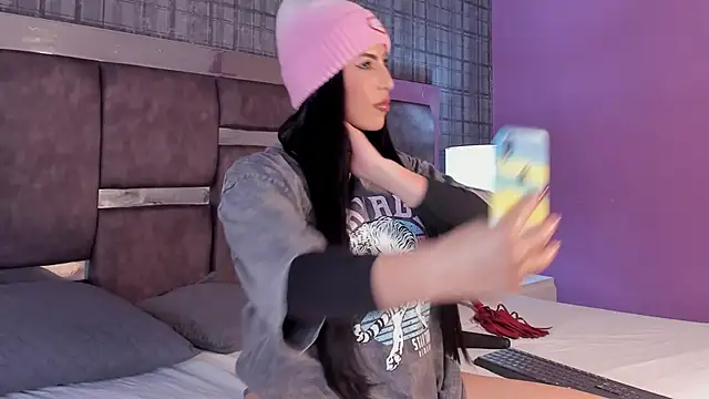 Snapshot of AmaaraRosse chatting on October 25, 2:35 pm AmaaraRosse online show from October 25, 2:35 pm