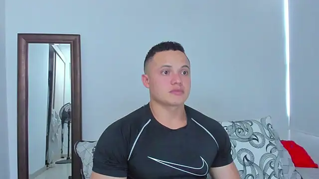 KingLevi01 online show from May 28, 10:40 pm
