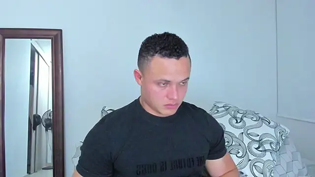 KingLevi01 online show from June 10, 12:44 am