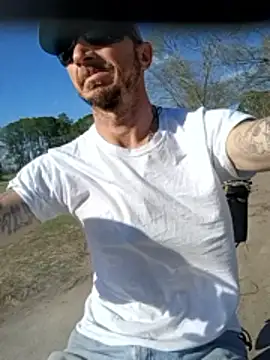 Snapshot of Mrluckstick chatting on March 10, 8:25 pm Mrluckstick online show from March 10, 8:25 pm