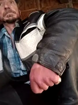 Snapshot of Mrluckstick chatting on March 20, 9:08 pm Mrluckstick online show from March 20, 9:08 pm