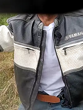 Snapshot of Mrluckstick chatting on April 6, 9:49 pm Mrluckstick online show from April 6, 9:49 pm