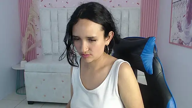 bella vibess s online show from October 8, 9:07 am