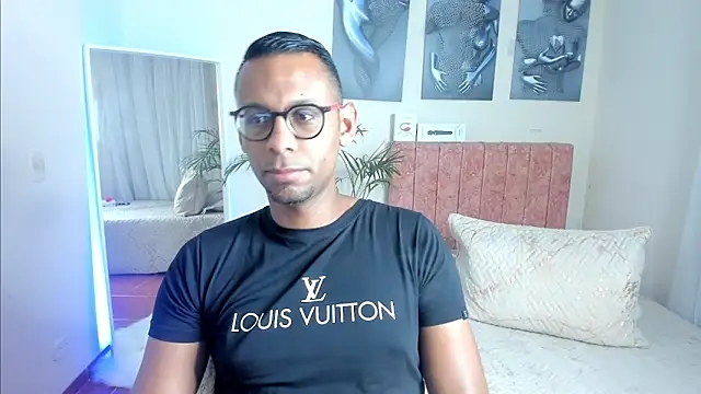 KingEdward  online show from September 21, 10:28 am