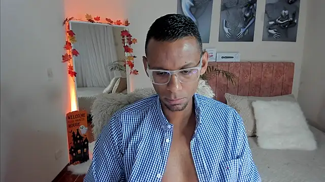 KingEdward  online show from October 20, 10:16 am