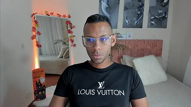 KingEdward  online show from October 25, 10:23 am