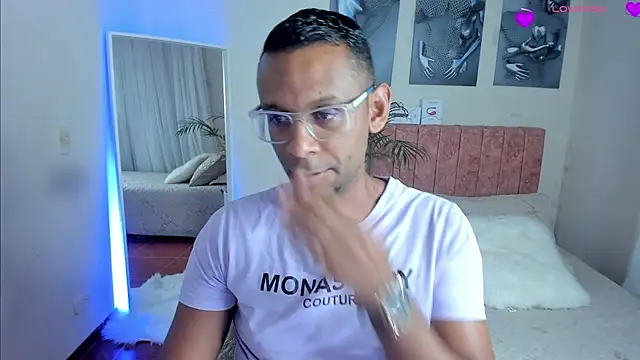 KingEdward  online show from November 3, 10:16 am