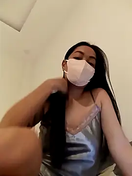 lisa huynh online show from September 17, 6:04 am