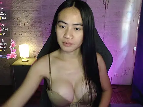 Snapshot of prettyasianjas chatting on April 18, 12:36 am prettyasianjas online show from April 18, 12:36 am