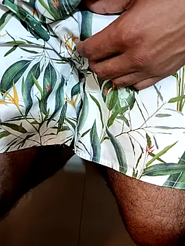 Snapshot of Gallo001 chatting on November 27, 11:23 am Gallo001 online show from November 27, 11:23 am