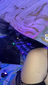 Snapshot of Valeryfox01_ chatting on December 4, 8:01 am Valeryfox01 online show from December 4, 8:01 am