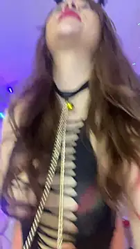 Snapshot of Valeryfox01_ chatting on December 16, 4:17 am Valeryfox01 online show from December 16, 4:17 am