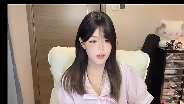 Koi-00 online show from November 4, 4:39 pm