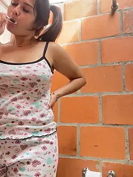 Snapshot of amberbakee chatting on November 28, 1:58 pm amberbakee online show from November 28, 1:58 pm