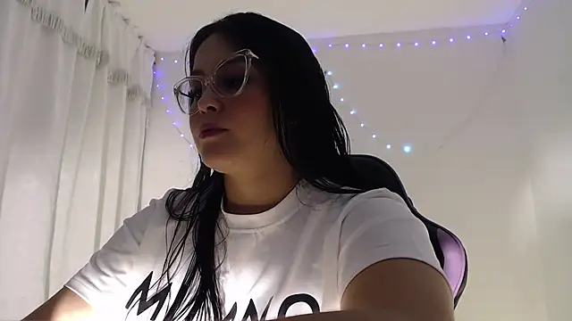 amberbakee online show from May 26, 2:13 pm