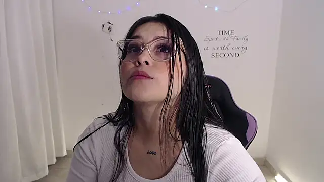 amberbakee online show from June 11, 1:42 pm