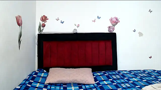 Valeryxs online show from April 24, 1:46 pm