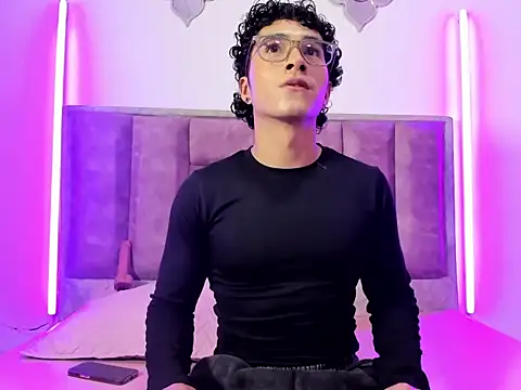 Snapshot of 0anonimo_bottom1 chatting on September 25, 8:23 pm 0anonimo bottom1 online show from September 25, 8:23 pm