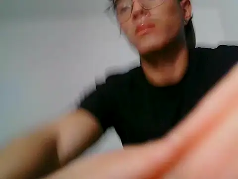 Snapshot of 0anonimo_bottom1 chatting on April 13, 2:50 am 0anonimo bottom1 online show from April 13, 2:50 am