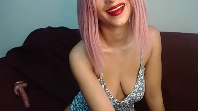 Snapshot of MoonScarlett chatting on April 22, 4:52 pm MoonScarlett online show from April 22, 4:52 pm
