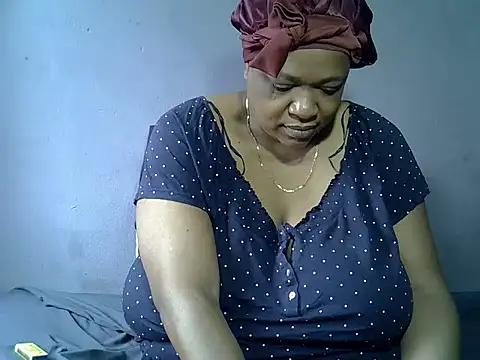 BUSTY QUEEEN online show from November 16, 7:58 am