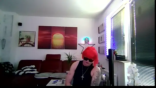 Snapshot of hellgirl1980 chatting on April 24, 5:26 pm hellgirl1980 online show from April 24, 5:26 pm