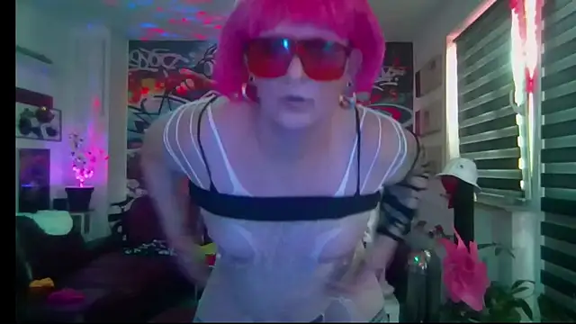 Snapshot of hellgirl1980 chatting on July 1, 5:53 am hellgirl1980 online show from July 1, 5:53 am