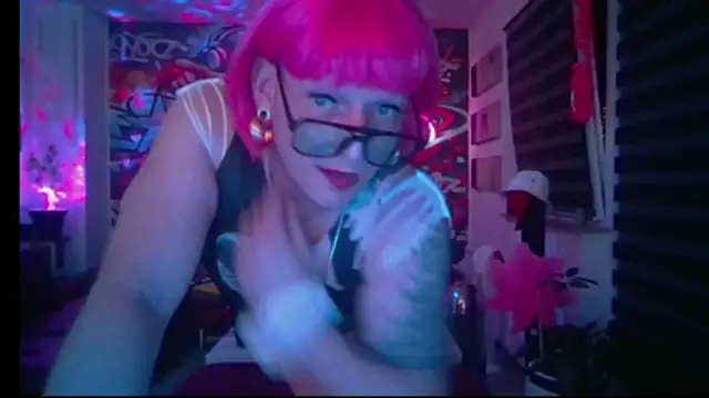 Snapshot of hellgirl1980 chatting on July 2, 11:22 pm hellgirl1980 online show from July 2, 11:22 pm