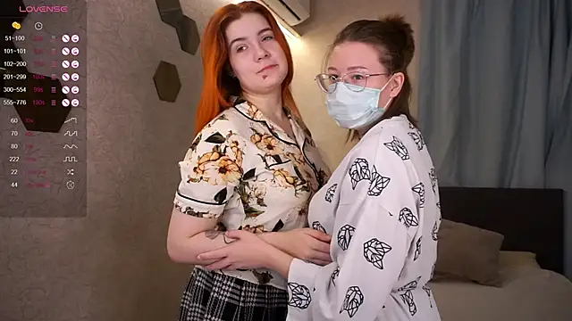 Snapshot of MaymeDeuel chatting on October 6, 6:00 am MaymeDeuel online show from October 6, 6:00 am