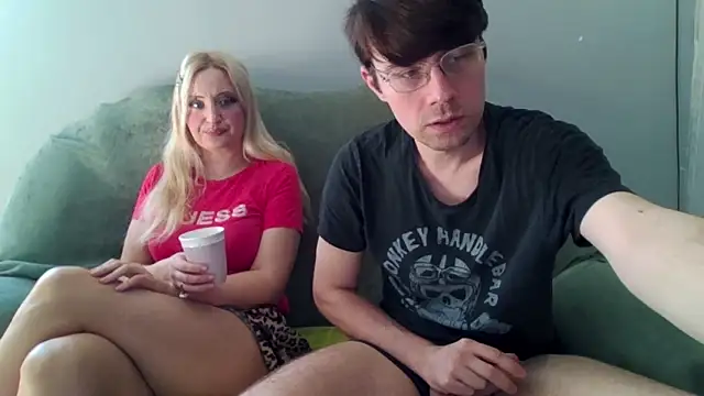 Snapshot of Eric_Basilio chatting on September 30, 10:42 am Eric Basilio online show from September 30, 10:42 am