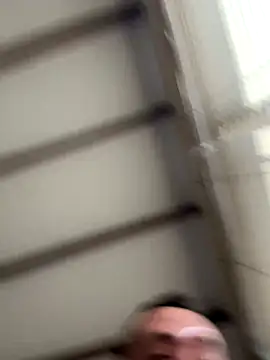 Snapshot of Esteban121222 chatting on December 15, 12:42 pm Esteban121222 online show from December 15, 12:42 pm