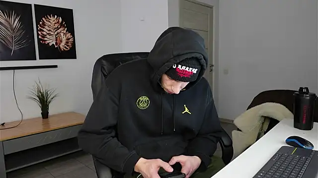 Snapshot of Ryan_Dozer chatting on February 21, 6:25 am Ryan Dozer online show from February 21, 6:25 am