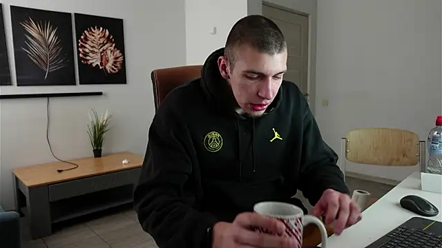 Snapshot of Ryan_Dozer chatting on March 15, 7:58 am Ryan Dozer online show from March 15, 7:58 am