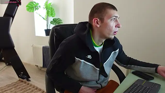 Snapshot of Ryan_Dozer chatting on March 19, 6:50 am Ryan Dozer online show from March 19, 6:50 am