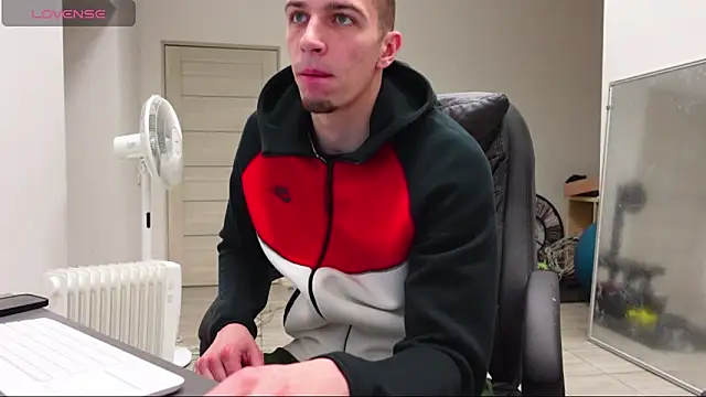 Snapshot of Ryan_Dozer chatting on March 29, 6:02 am Ryan Dozer online show from March 29, 6:02 am