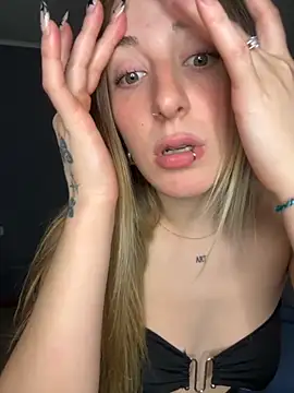 Snapshot of Sashailardi chatting on October 8, 5:16 am Sashailardi online show from October 8, 5:16 am