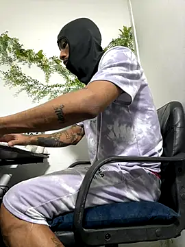 carl jhonson821 online show from October 19, 7:03 pm