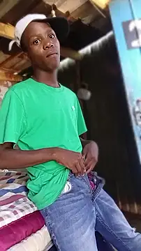 Snapshot of Sweeddickyyy2025 chatting on March 19, 9:46 am Sweeddickyyy2025 online show from March 19, 9:46 am