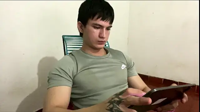 ErickWalton online show from September 30, 5:12 am