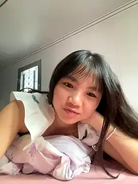 Emlyly-18 online show from September 23, 2:14 am