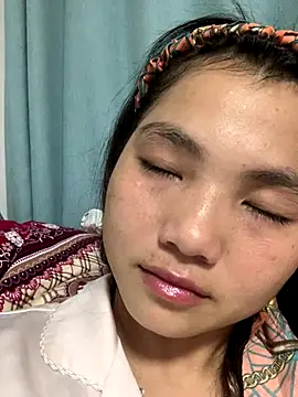 Emlyly-18 online show from September 29, 4:12 pm