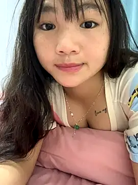 Emlyly-18 online show from October 2, 4:19 am