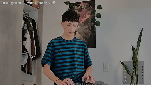 anthonny 05 online show from September 21, 11:45 am